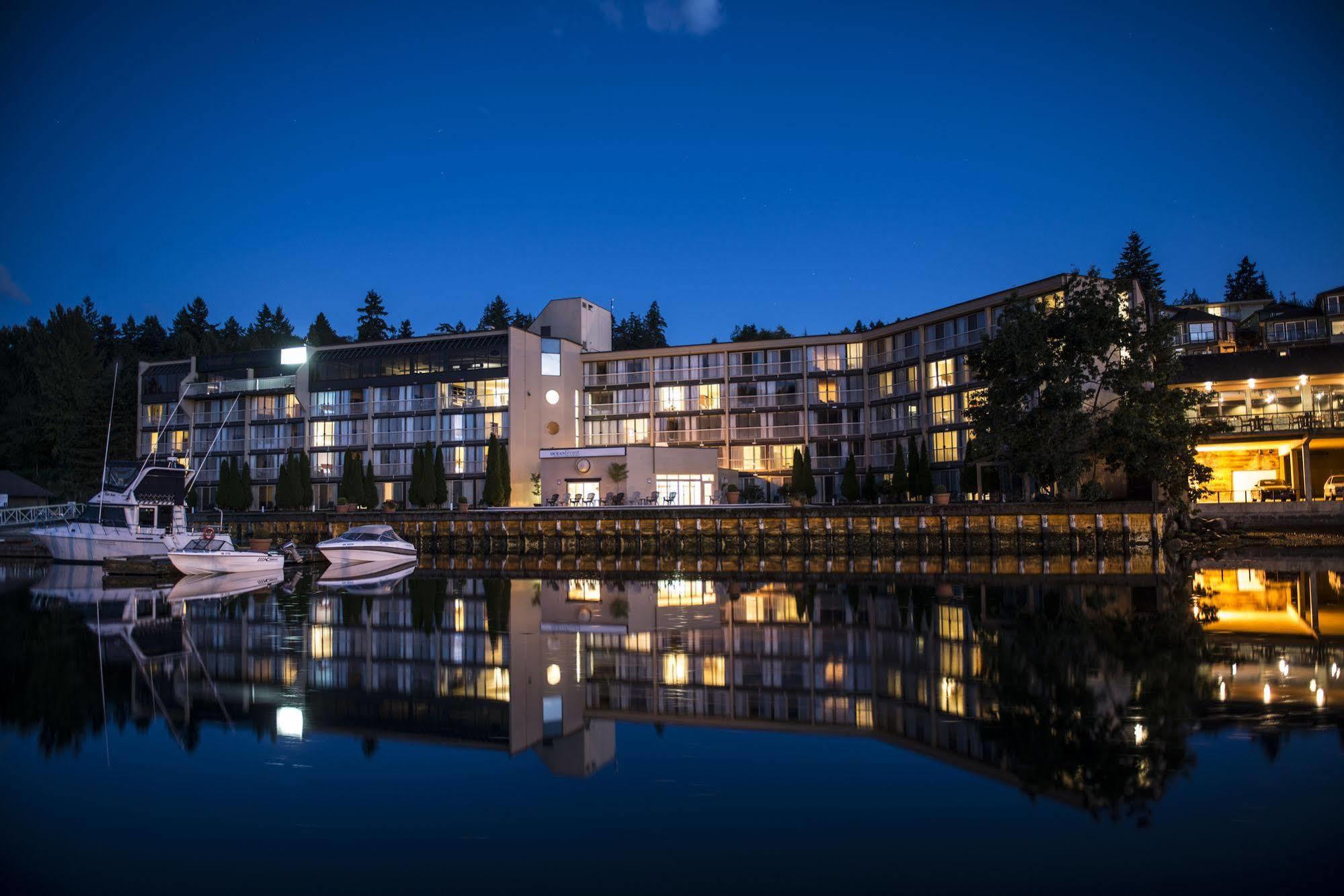 Oceanfront Suites At Cowichan Bay Exterior photo